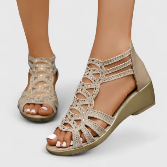 women sandals in stylish design for casual outings 3