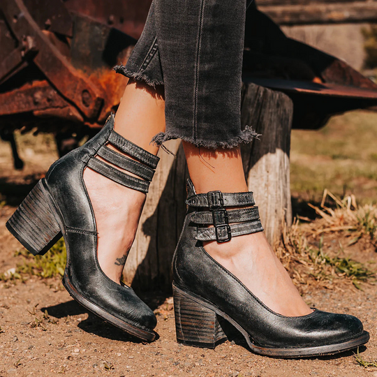 women sandals in black for summer outings 1