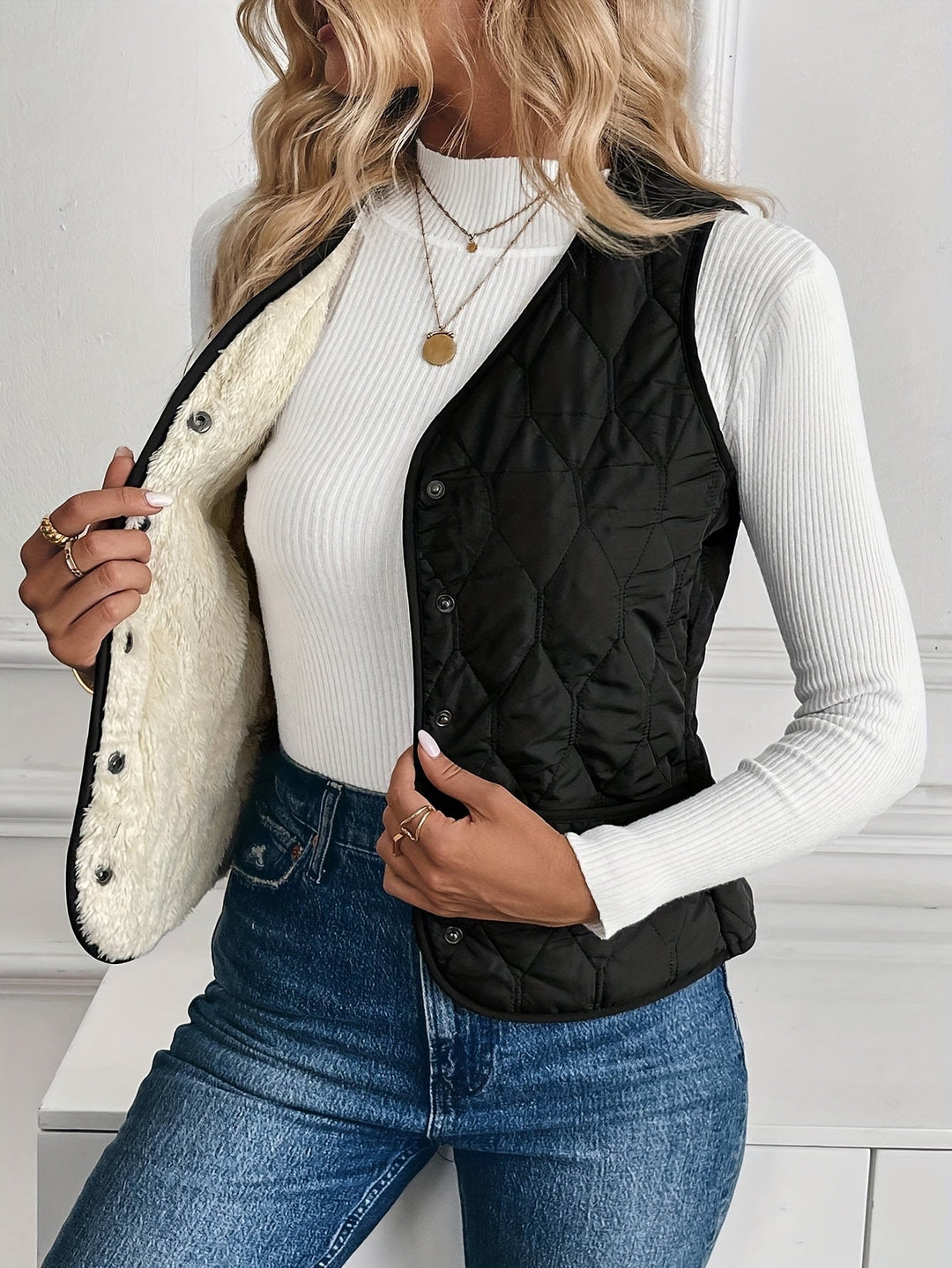 women quilted vest in black for casual outings 4